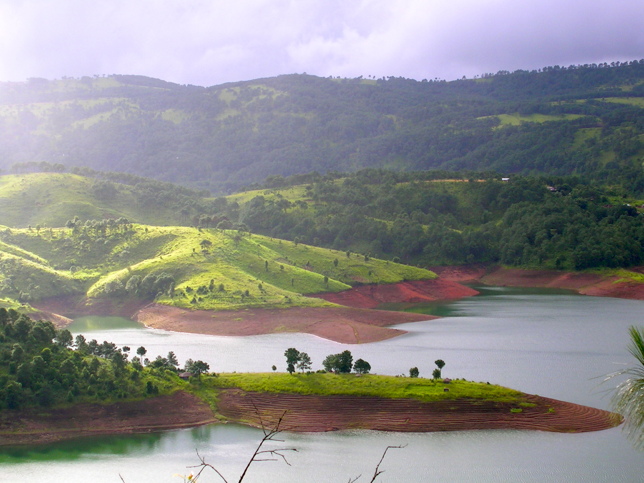 https://d3r8gwkgo0io6y.cloudfront.net/upload/brahmaputra river.jpg